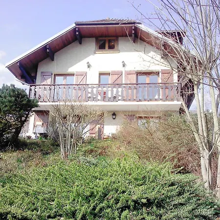 Fleurs Du Lac Bed & Breakfast Novalaise