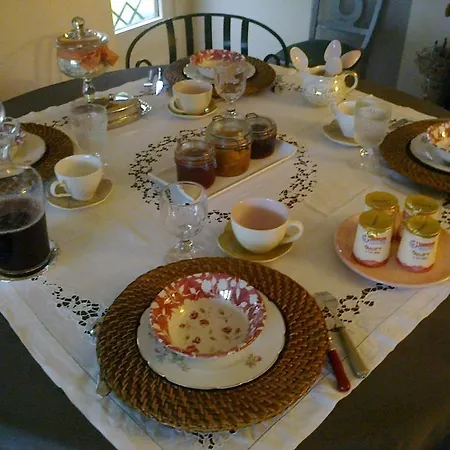 Bed & Breakfast Fleurs Du Lac Novalaise